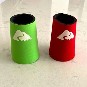 Set of 2 Water Bottle insulated Sleeves - Green & Red